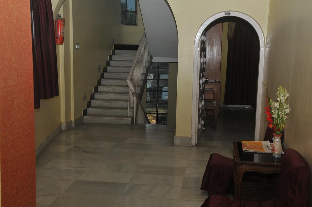 New Hotel White Palace Calcutta Exterior foto