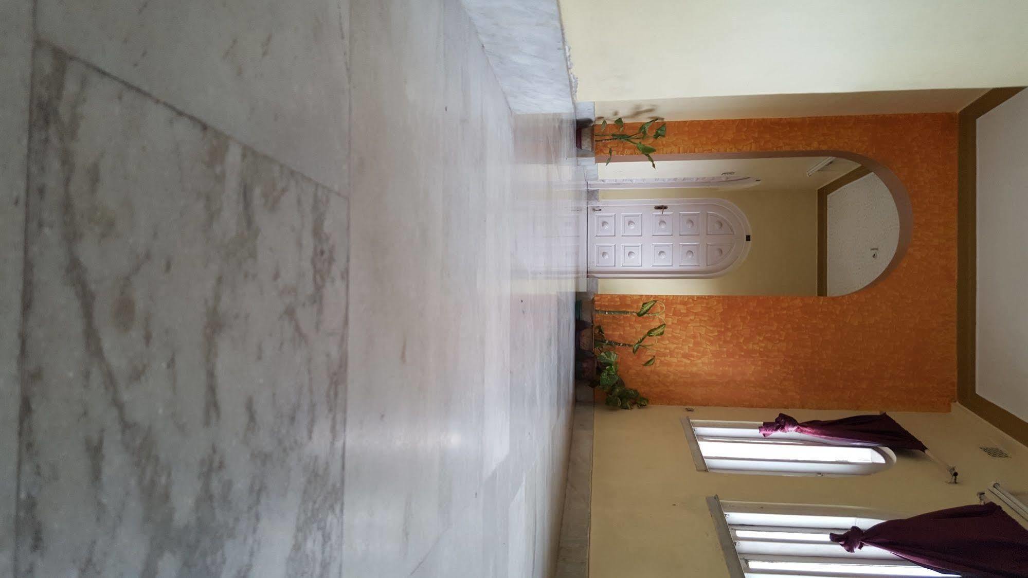 New Hotel White Palace Calcutta Exterior foto