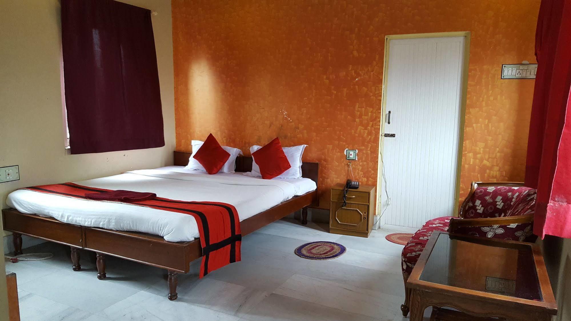 New Hotel White Palace Calcutta Exterior foto