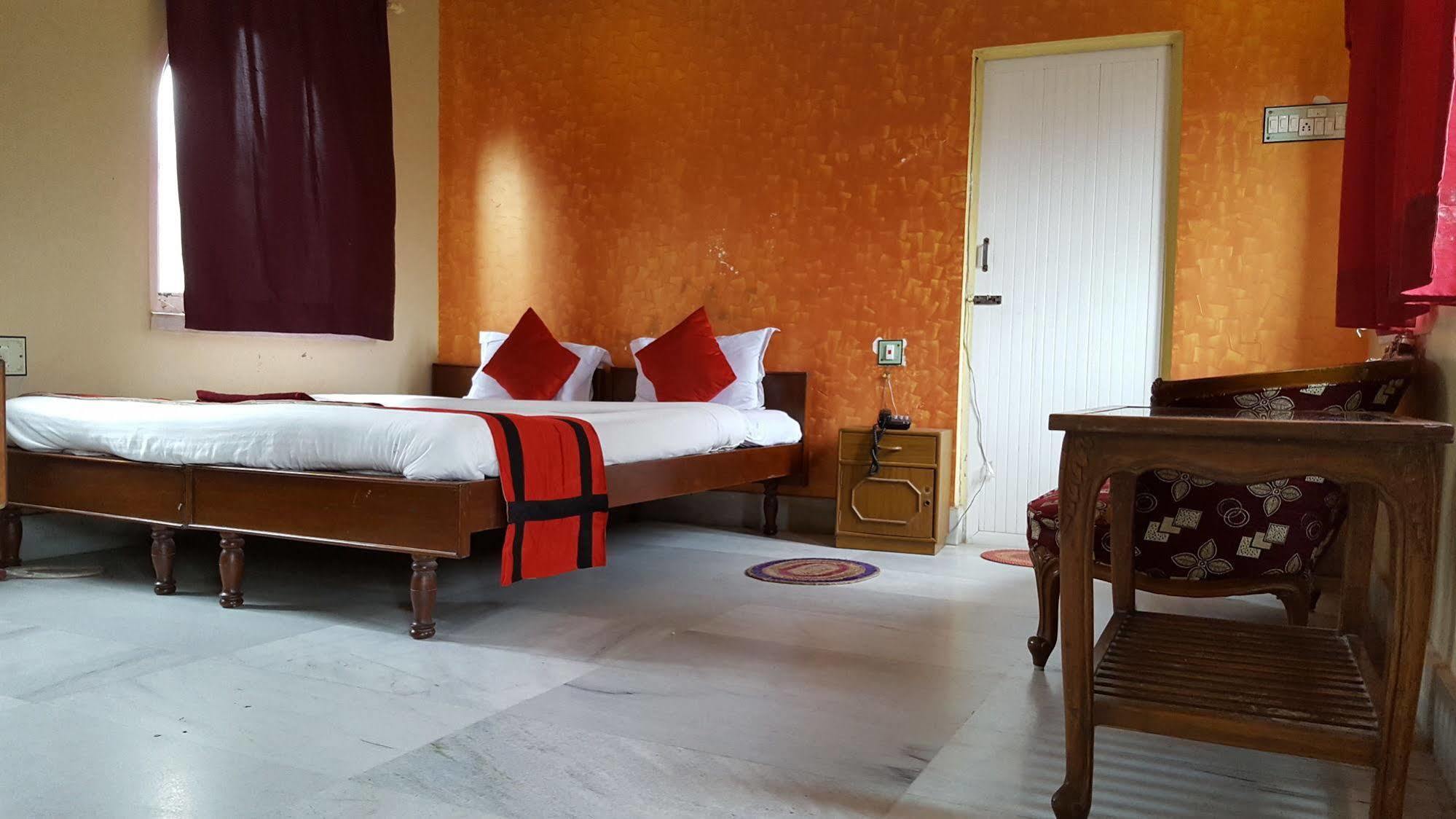 New Hotel White Palace Calcutta Exterior foto
